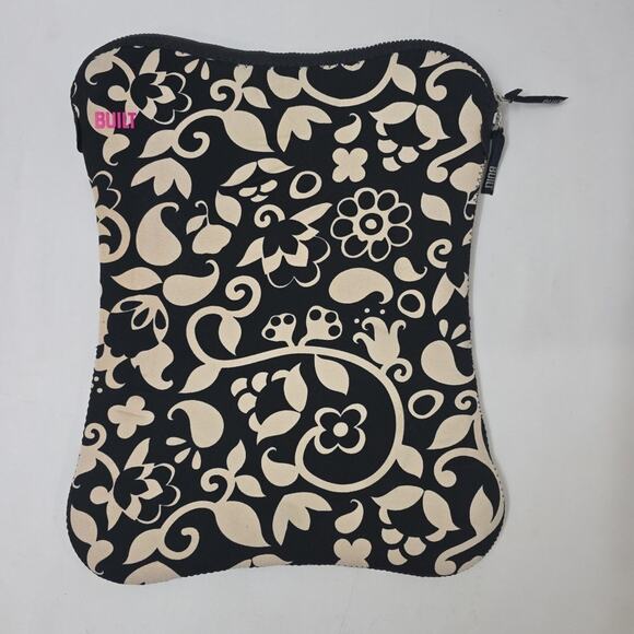 BUILT Other - BUILT Neoprene Sleeve for 15-16" inch Laptops/Netbooks Black & White Floral Pink